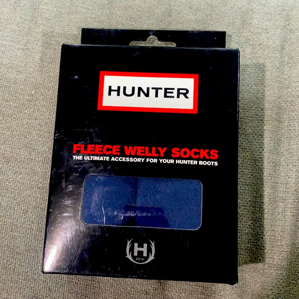 New in box Hunter fleece weekly socks navy blue